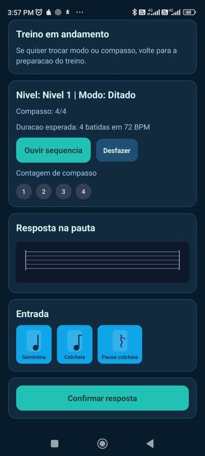 Tela de treino de ritmo com ditado rítmico na pauta